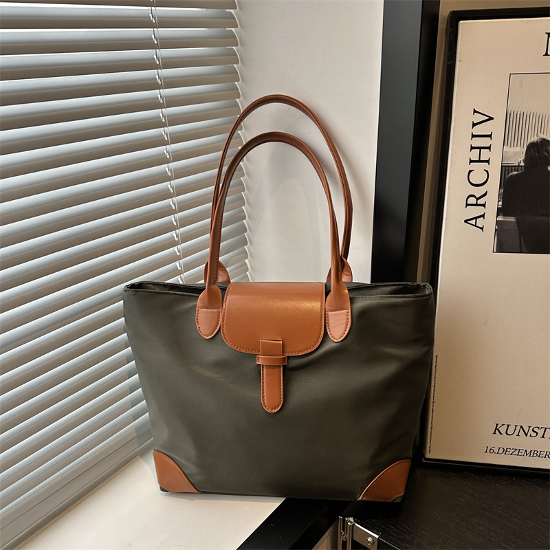 Stylish Unisex College & Office Use Polyester Travel Satchel
