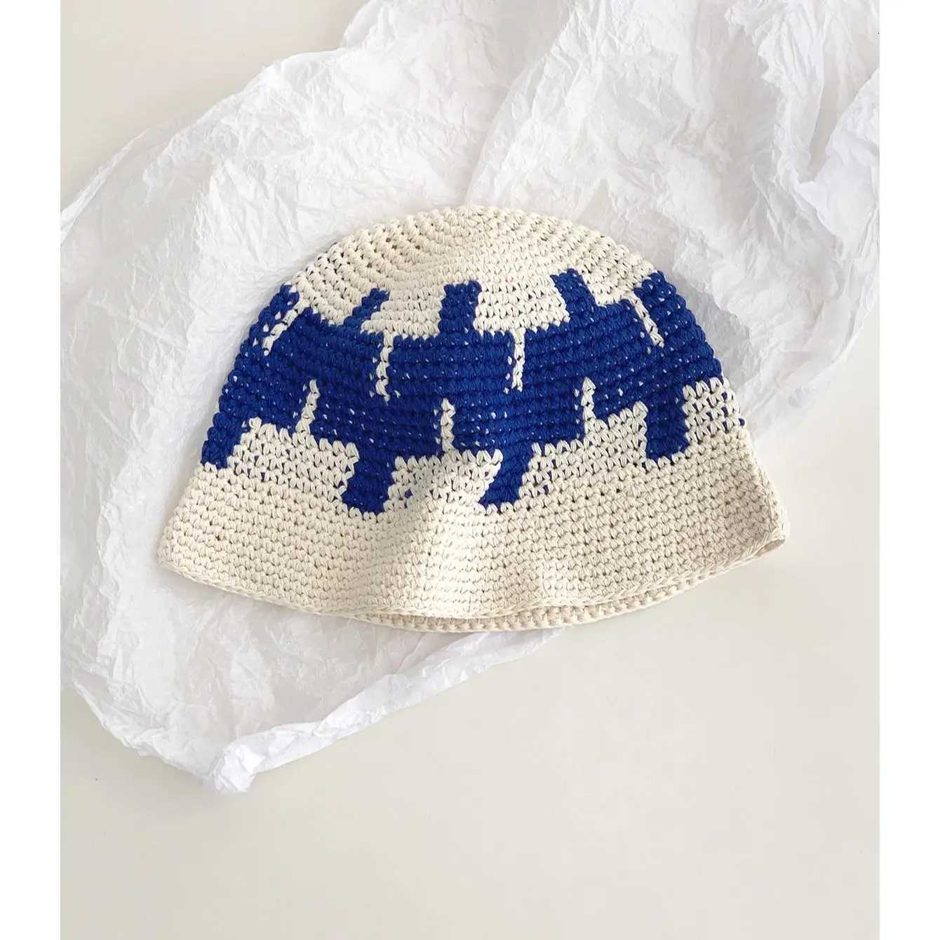 Contrast Color Fashionable Retro Handmade Crocheted Fisherman Hat for Wen New Autumn and Winter Simple Retro Hollow Basin Hat Y250920