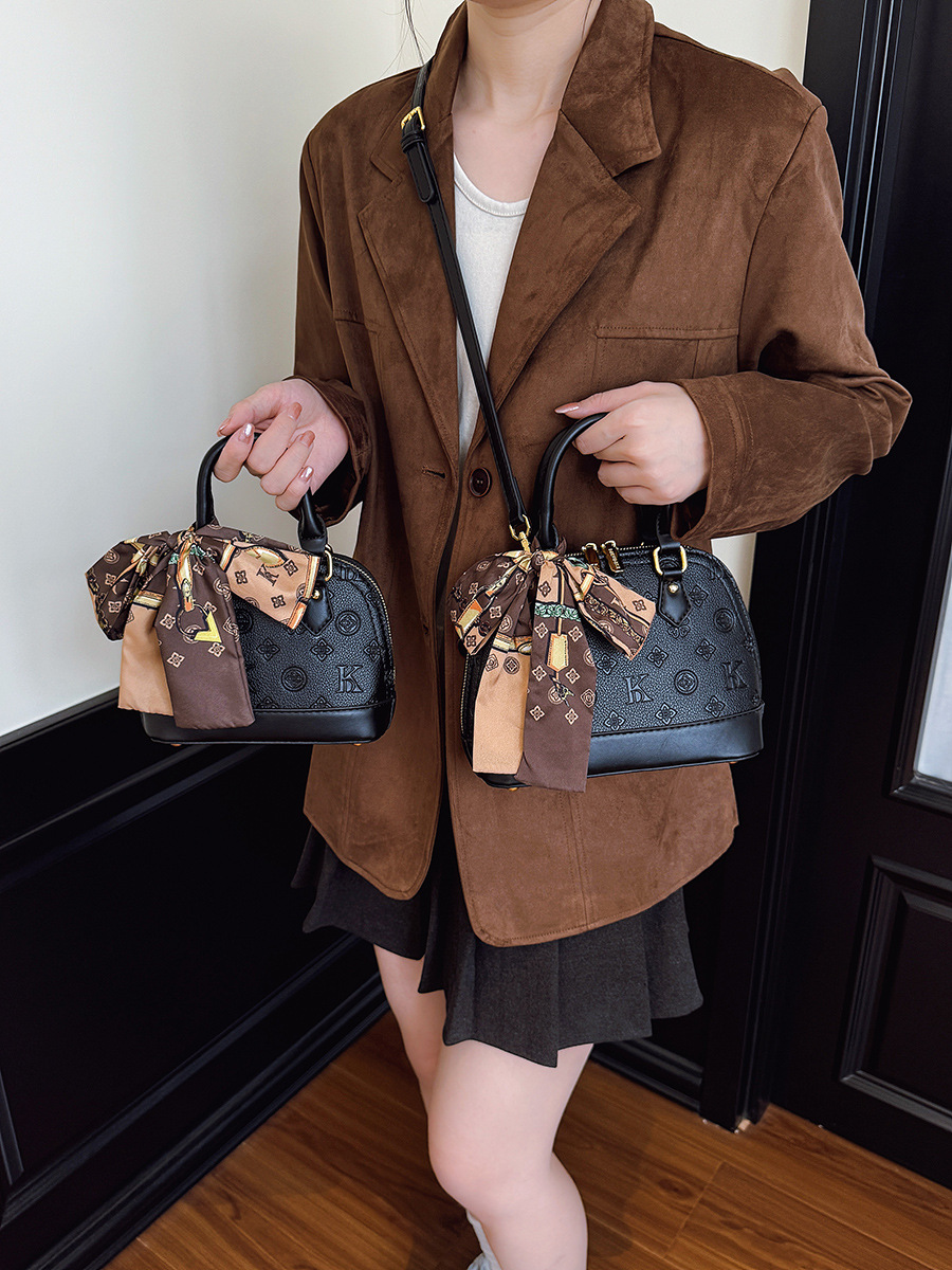 Hot Free shipping designer for womens bags black New Fashionable Handheld Versatile Shoulder Bag dh911043022