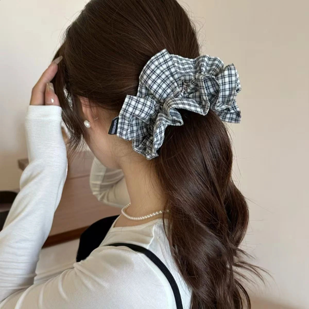 1pc British retro checkered large intestine hair tie style 2025 artistic and elegant suitable for tying ponytail and bun 250919