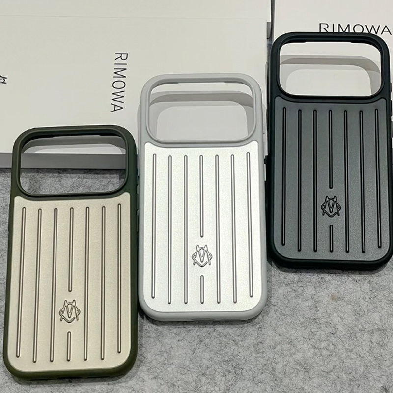 Designer Phone Cases The Aluminium iPhone 17 Pro Case in silver combines premium protection with our iconic groove design