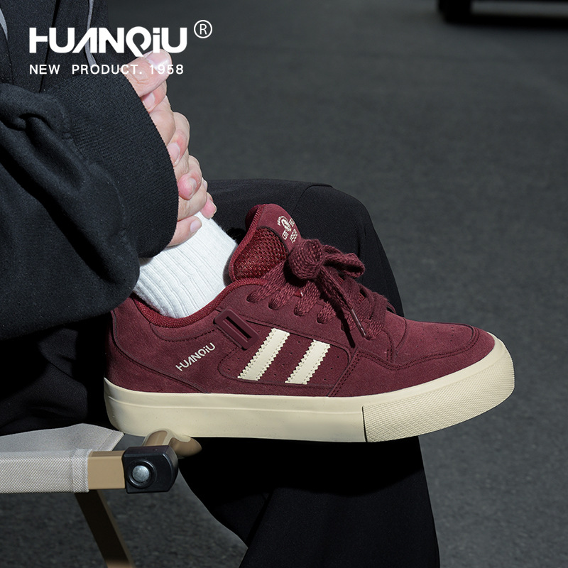 Hot new free shipping designer shoes for mens casual shoes black red blue New Fashion Versatile Style outdoor sneakers mens trainers sport shoes