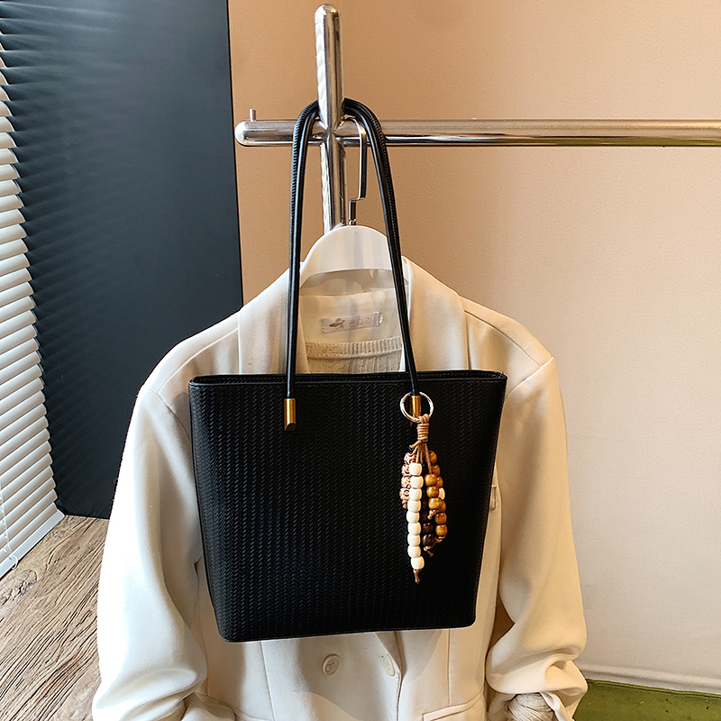 Autumn new large capacity small square bag, fashionable and simple women's shoulder backpack, student high-end luxury versatile lightweight cross