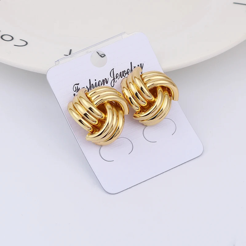 Vintage Non Pierced Clip on Earrings Ear Clips Gold Geometric Metal Earring for Women Wedding Party Bijoux Brincos Jewelry 250920