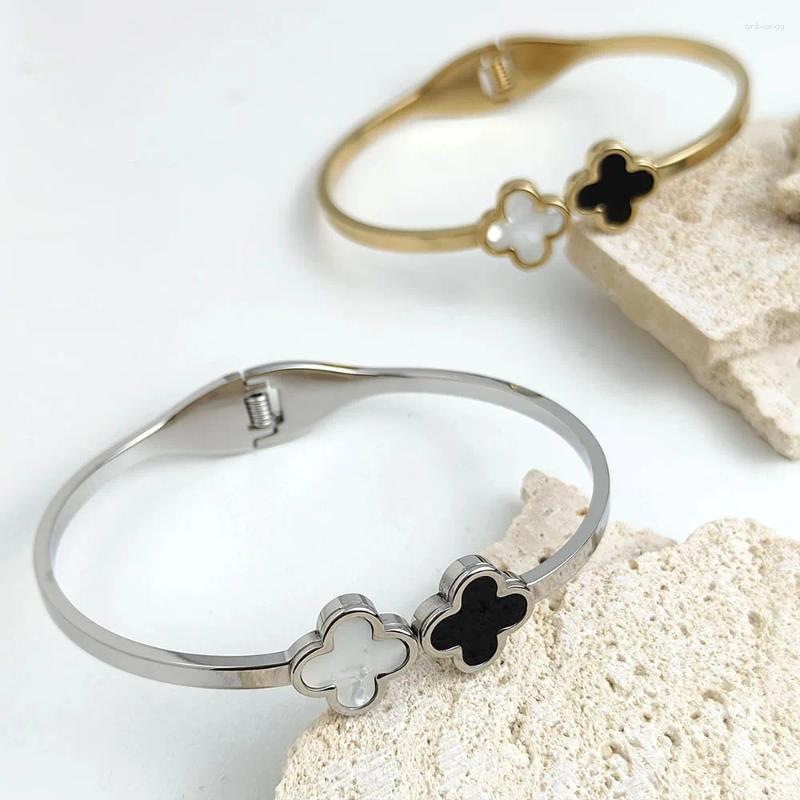 Bangle Romantic Black And White Flower-shaped Shell Stainless Steel 18K Female Slim Waist Bracelet For Casual Wear