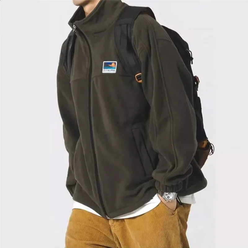 Autumn Mens Vintage Polar Fleece Jackets Appliques Zipper Loose Fit Outwear Lambswool Coat Winter Stand Collar Bomber jacket 250906