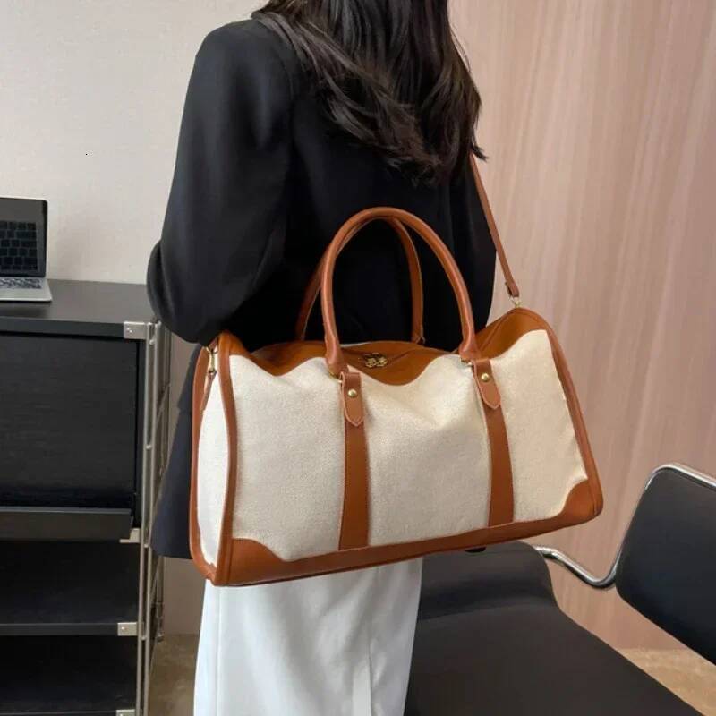 Travel Storage Handbag Retro Style Fitness Luggage Women s Crossbody Bag Nylon PU Women s design Shoulder Bag Autumn New Designer Bag