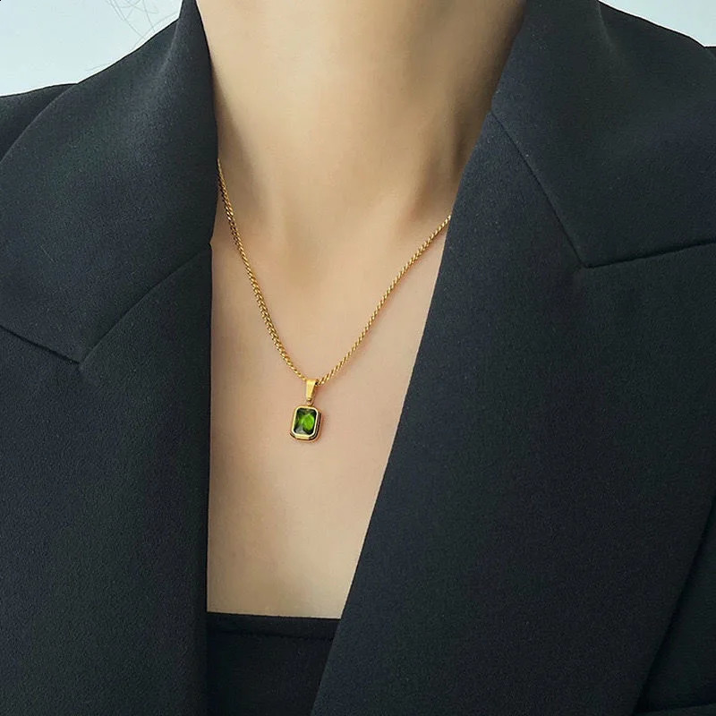 OIMG 316L Stainless Steel Gold Plated Emerald Zirconia Geometric Square Pendant Necklace For Women Girls Temperament Jewelry 250920