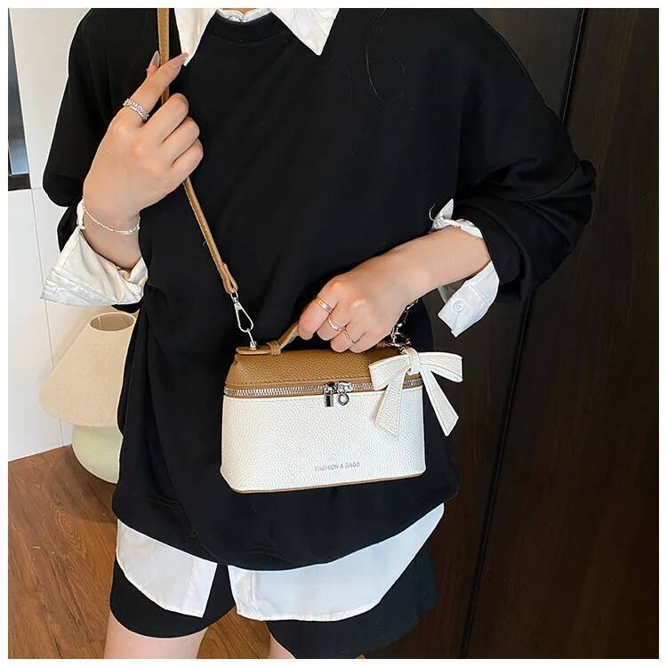 Fashionable Leather Lunch Box Spicy Girl design Women s Shoulder Bag Fashionable Trend Bow Tie Women s Crossbody Bag Autumn New Designer Bag