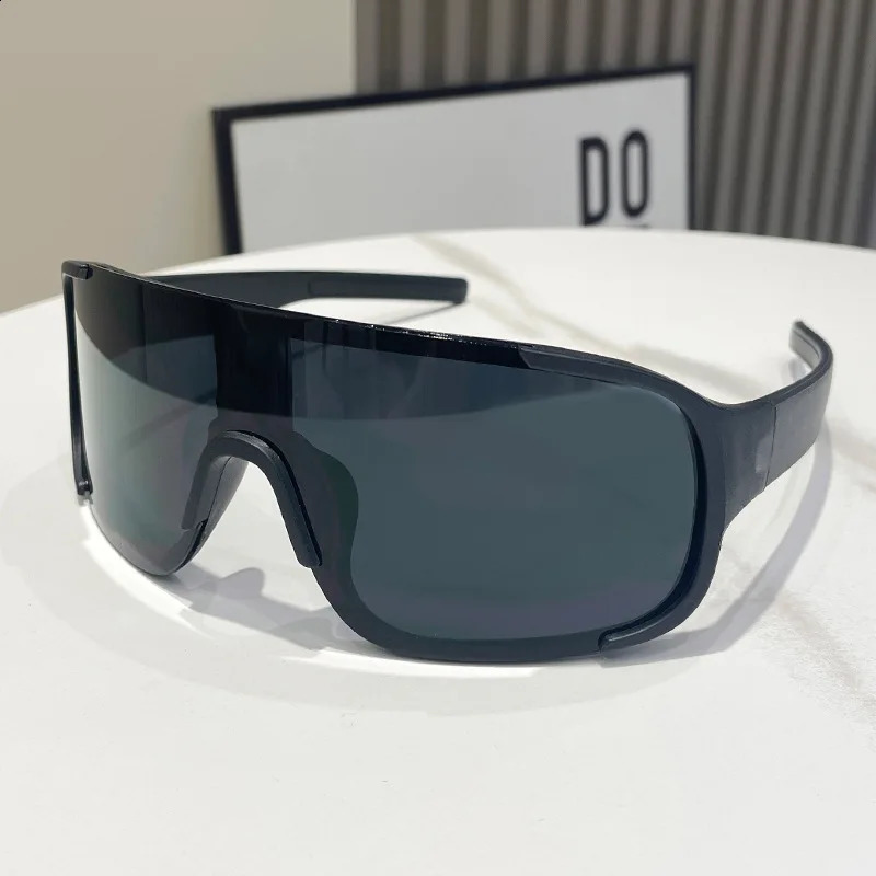 Trendy Sun Protection Outdoor Cycling Goggles Women Men UV Resistant Windproof Eyeglasses Skiing Mountaineering Eye Protector 250920