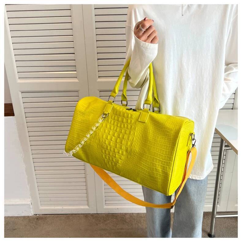 New Candy Colored PU Soft Leather design Training And Fitness Bag Travel Handbag Striped Sports Bag Autumn New Designer Bag Women s Shoulder Bag