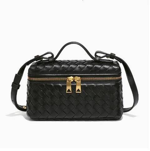 Fashion Woven Bag Women s Shoulder Bag Storage Bag Portable And Easy to use Toiletries Bag Shopping Bag design Women s Crossbody Bag Autumn New Design