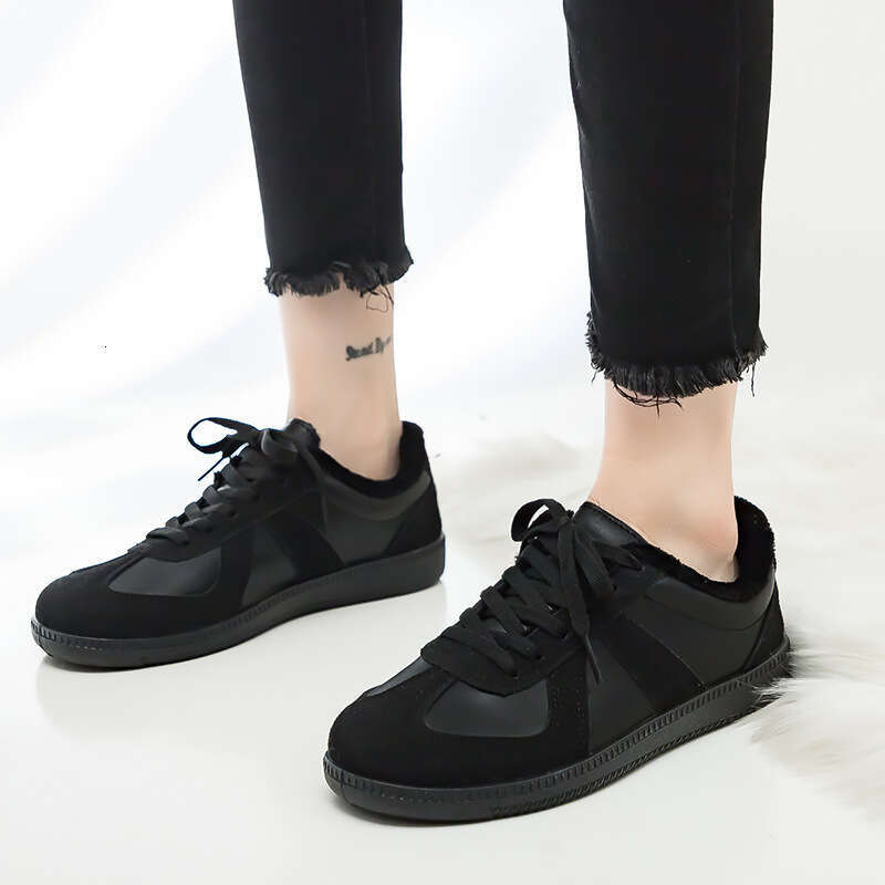 Winter New Couple German Training Women Versatile Flat Casual Sneakers Fleece Lined Warm Cotton White Shoes designer shoes chaussure