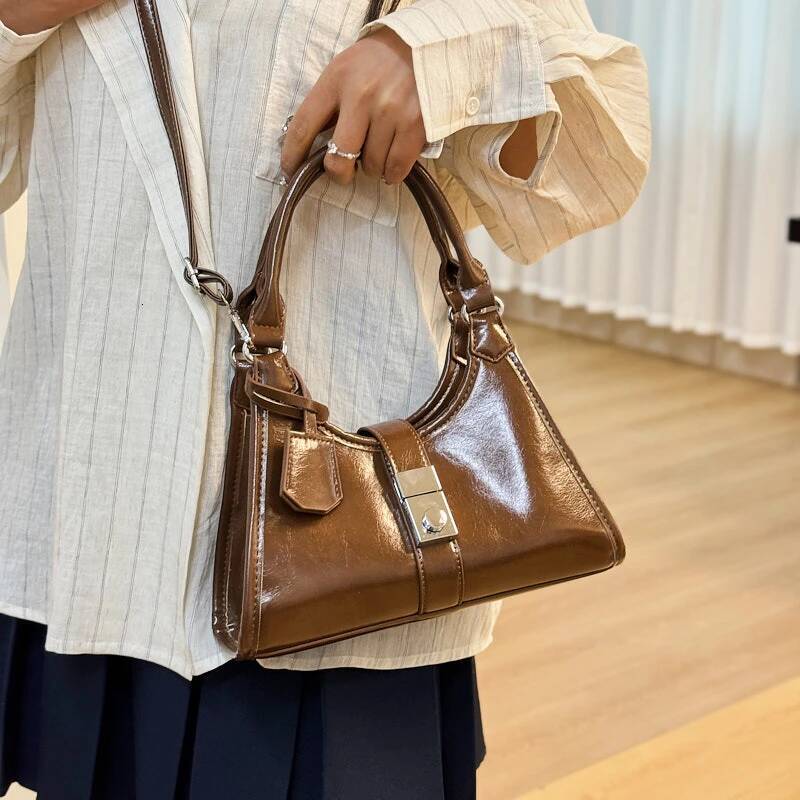 Vintage Handbag Versatile Commuting Bag Wrinkled Road Women s Shoulder Bag design Minimalist Women s Crossbody Bag Autumn New Designer Bag