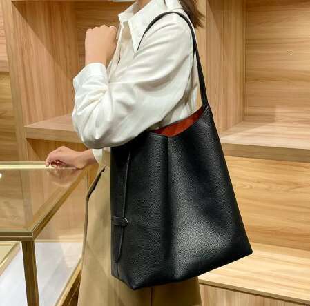 Best Seller Cowhide Tote Large Capacity Bucket Fashion Commuter Shoulder Underarm Bag Genuine Leather Handbags For Women Big Tote Bag