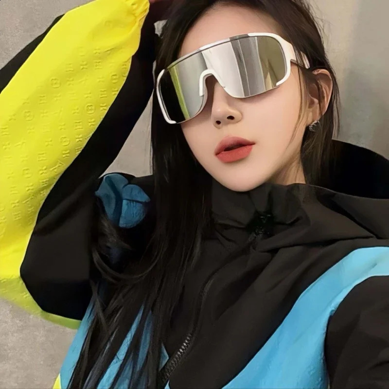 Trendy Sun Protection Outdoor Cycling Goggles Women Men UV Resistant Windproof Eyeglasses Skiing Mountaineering Eye Protector 250920