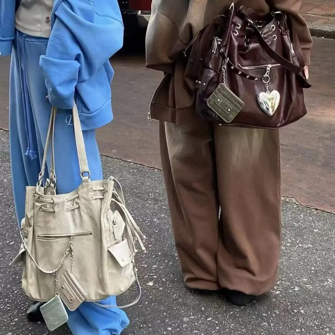 Retro Style Women s Shoulder Bag Fashionable Rivet Hot Girl Large Capacity Women s Crossbody Bag Autumn New design Designer Bag