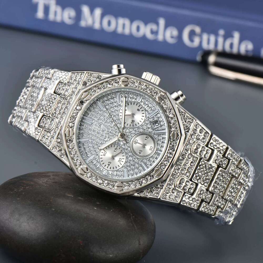 Multifunction Watch with Dias Leather Strap Chronograph Date and Year Display
