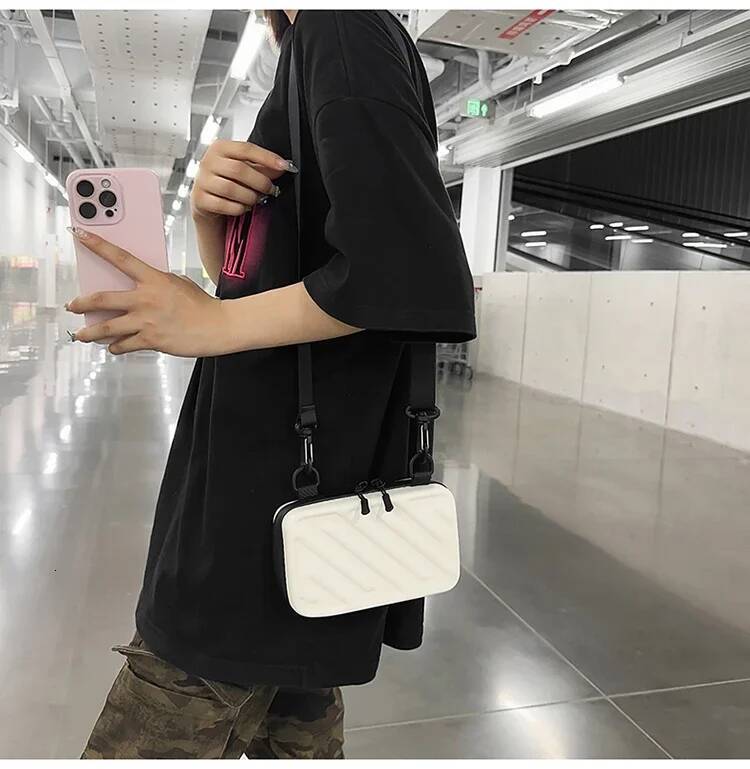 Fashion Striped Women s And Men s Crossbody Bag Simple Style Solid Color Men s And design Women s Shoulder Bag Fashionable Box Autumn New Designer Bag