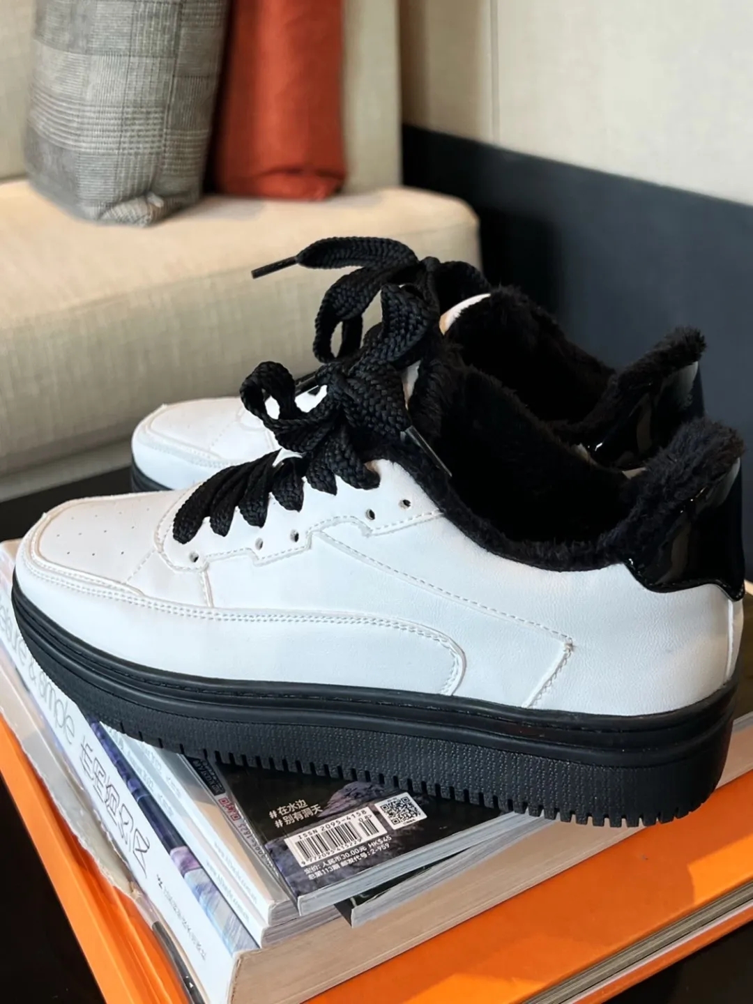 Winter snow boots New Comfortable Warm Minimalist White Versatile sneakers for Couples designer shoes trainers