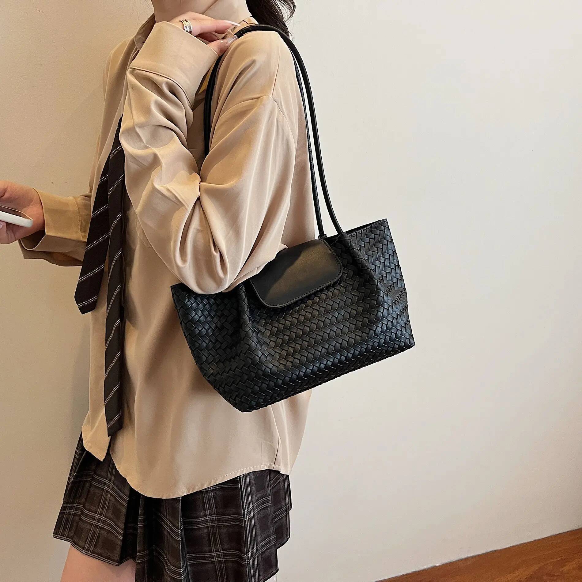 French Elegant Style Women s Shoulder Bag Temperament Woven Armpit Bag New design Simple Commuting Bag Autumn New Designer Bag