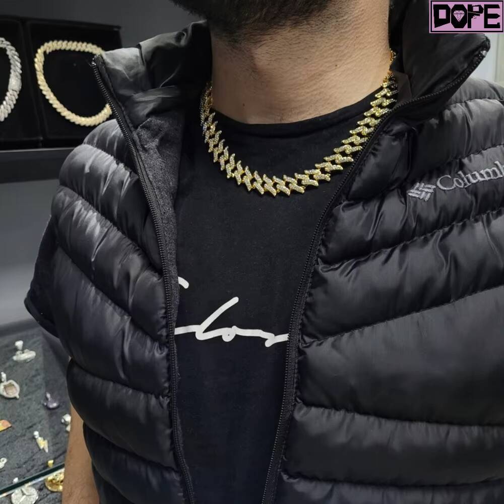 High Quality 12mm Cuban Chain Iced Out Men Necklace Special Design 925 Silver VVS Moissanite Cuban Chain