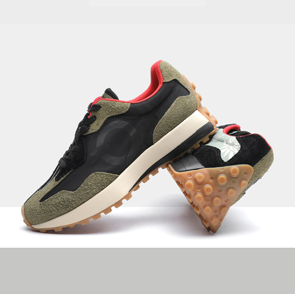 Free shipping Designer Shoes Men's shoes Leather board Shoes 2025 Spring and Autumn White Sports Casual Shoes Men's and women's same st