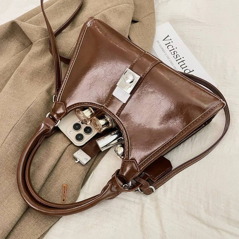 Vintage Handbag Versatile Commuting Bag Wrinkled Road Women s Shoulder Bag design Minimalist Women s Crossbody Bag Autumn New Designer Bag