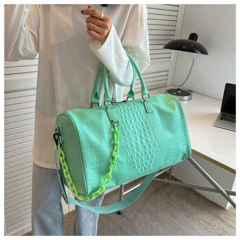 New Candy Colored PU Soft Leather design Training And Fitness Bag Travel Handbag Striped Sports Bag Autumn New Designer Bag Women s Shoulder Bag