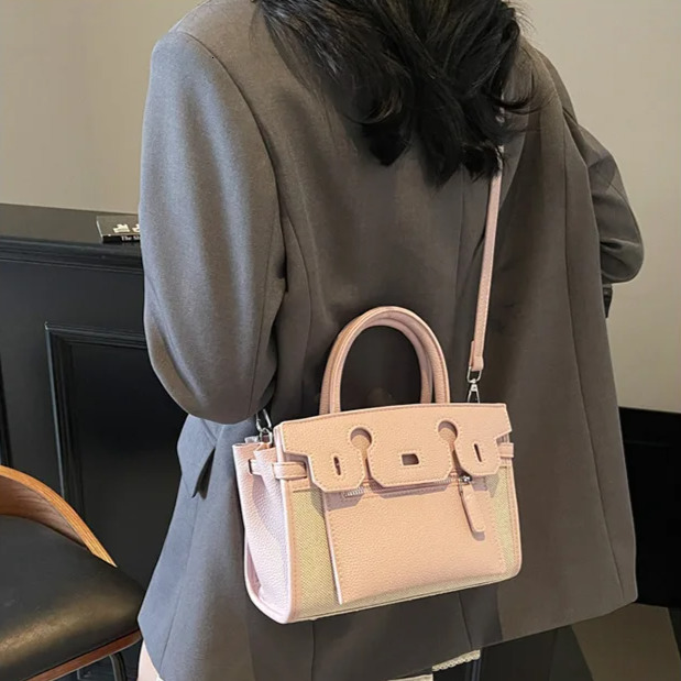 design New Color Blocking Splicing Women s Shoulder Bag Fashionable Niche Casual Commuting Bag Autumn New Designer Bag Women s Crossbody Bag