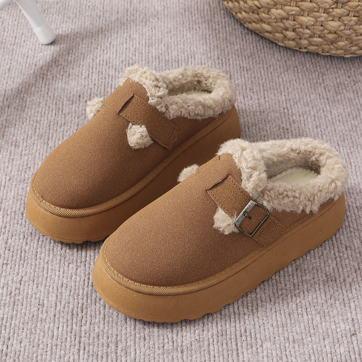 Fashionable 2025 Autumn And Winter New Thick Soled Plush Buckle Warm Snow Boots Casual Large Size 36-43 Low Cut Women's Cotton Shoes fashion