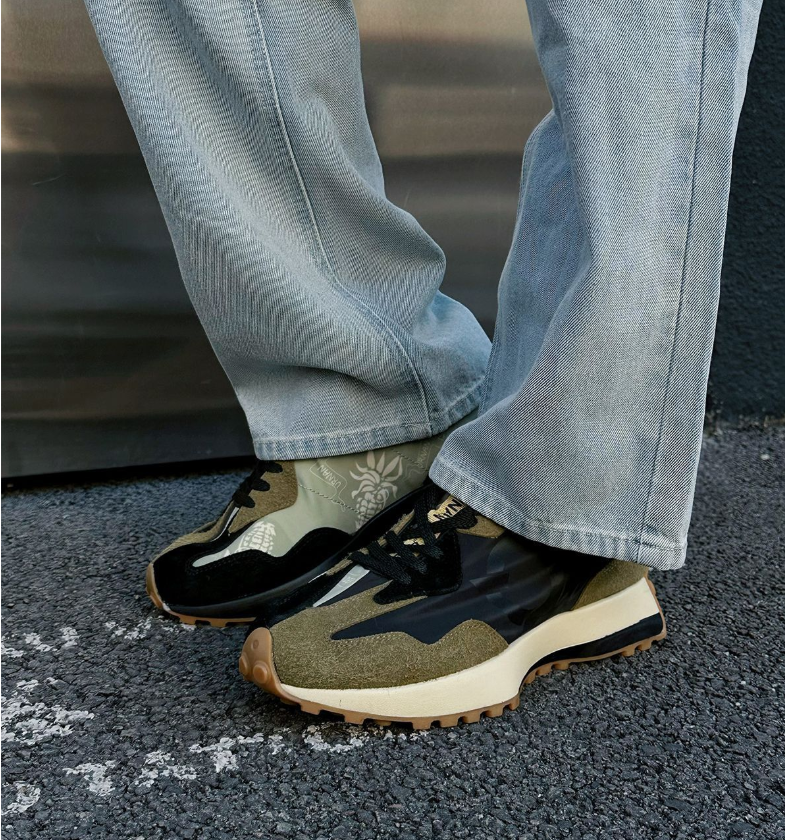 Free shipping Designer Shoes Men's shoes Leather board Shoes 2025 Spring and Autumn White Sports Casual Shoes Men's and women's same st