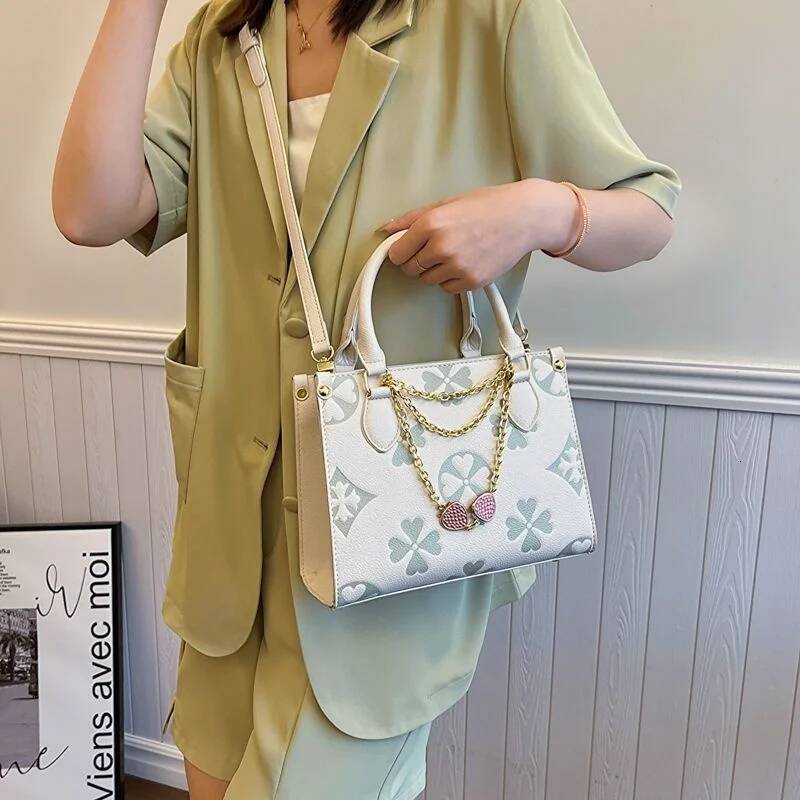 Pattern Embossed French Women s Shoulder Bag Fashion Trend Women s Crossbody Bag Autumn design New Designer Bag Commuting Handbag