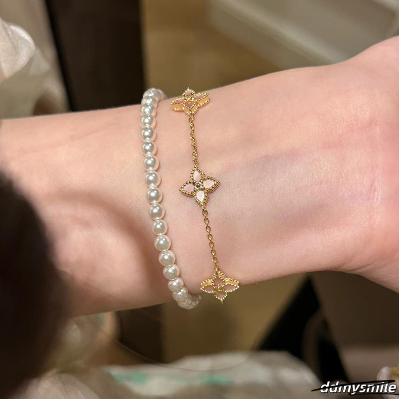 Fritillary Flower Petal Pendant Palace Style Bracelet Exquisite Light High-End Hand Accessories ddmysmile ddmysmile ddmysmile ddmysmile
