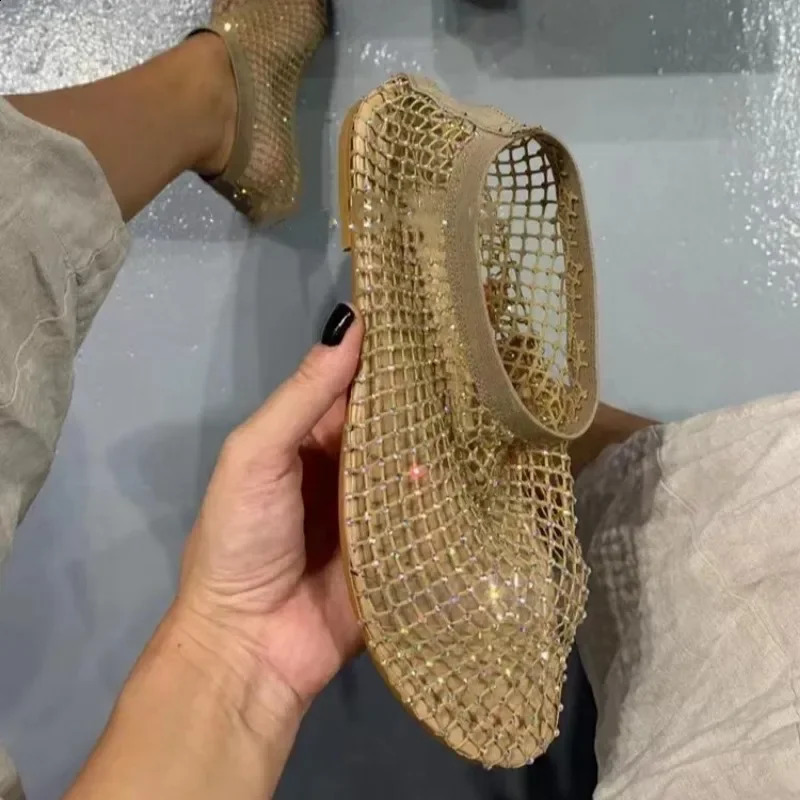 Summer Women Sandals Round Toe Flat Bottom Sandals Mesh Cloth Water Diamond Sexy Fashion Flat Bottom Shoes Women 250920