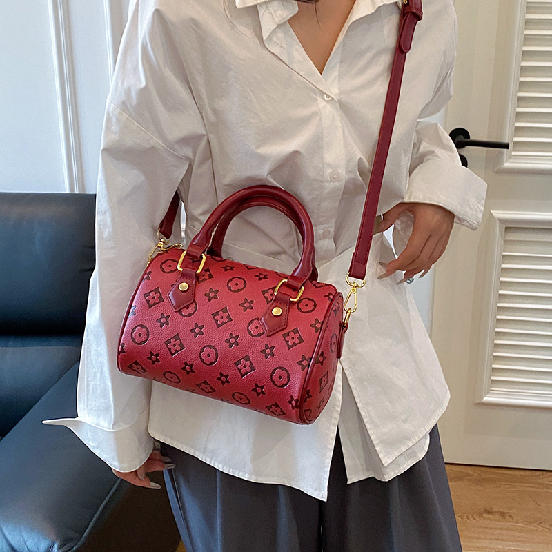 free shipping designer New trendy printed pillow bag, crossbody fashionable and trendy Boston bag