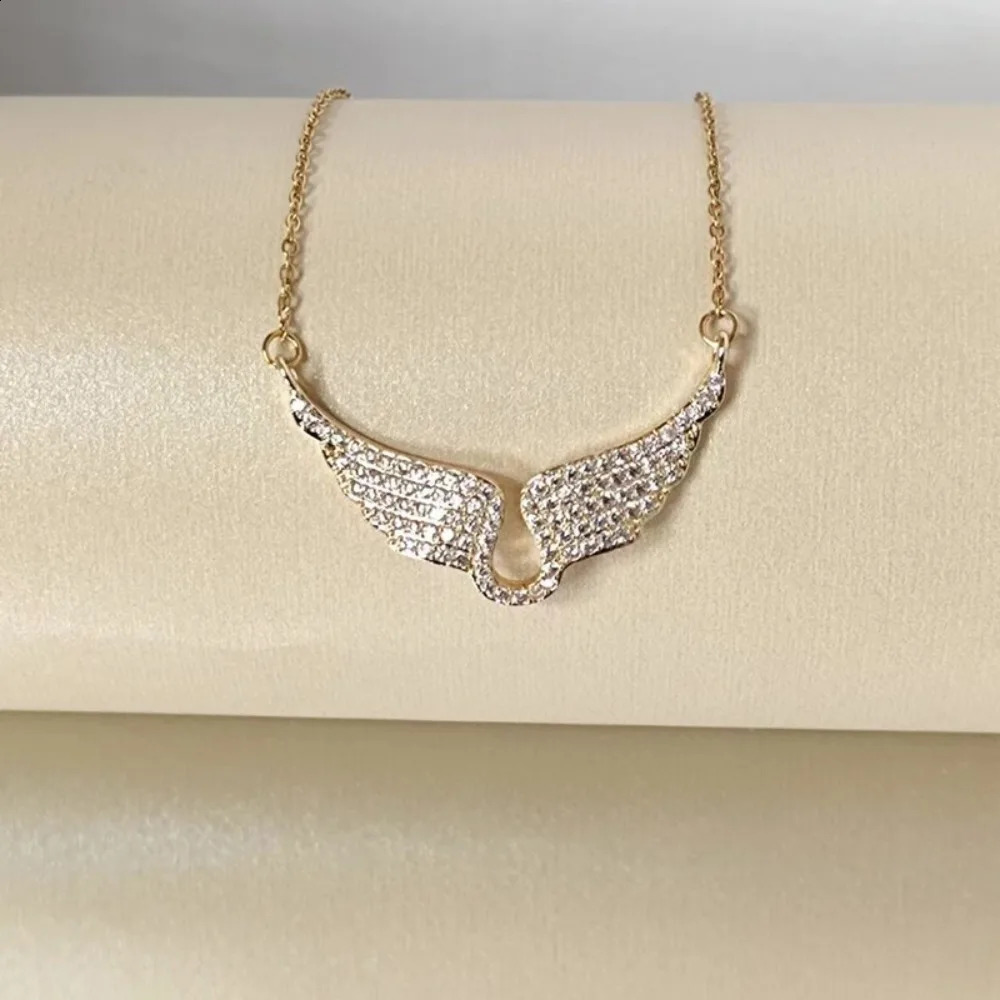Exquisite Shining Brightly Full of Zircon Gold Color Angel Wings Necklace for Women Fashion Jewelry Accessories 250920