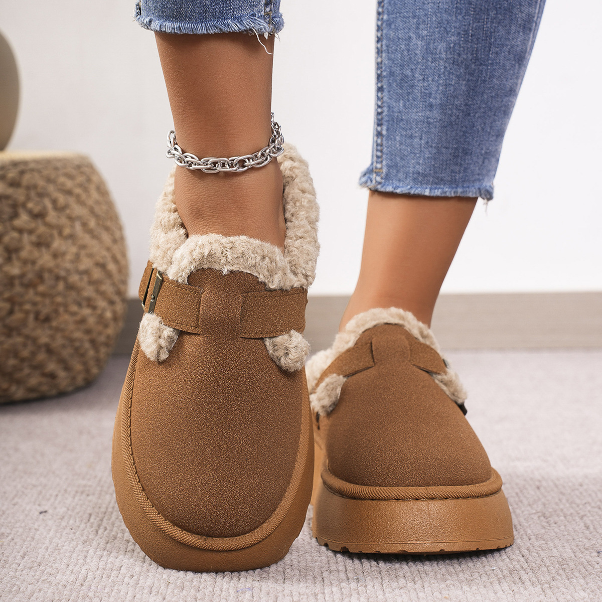 Fashionable 2025 Autumn And Winter New Thick Soled Plush Buckle Warm Snow Boots Casual Large Size 36-43 Low Cut Women's Cotton Shoes fashion