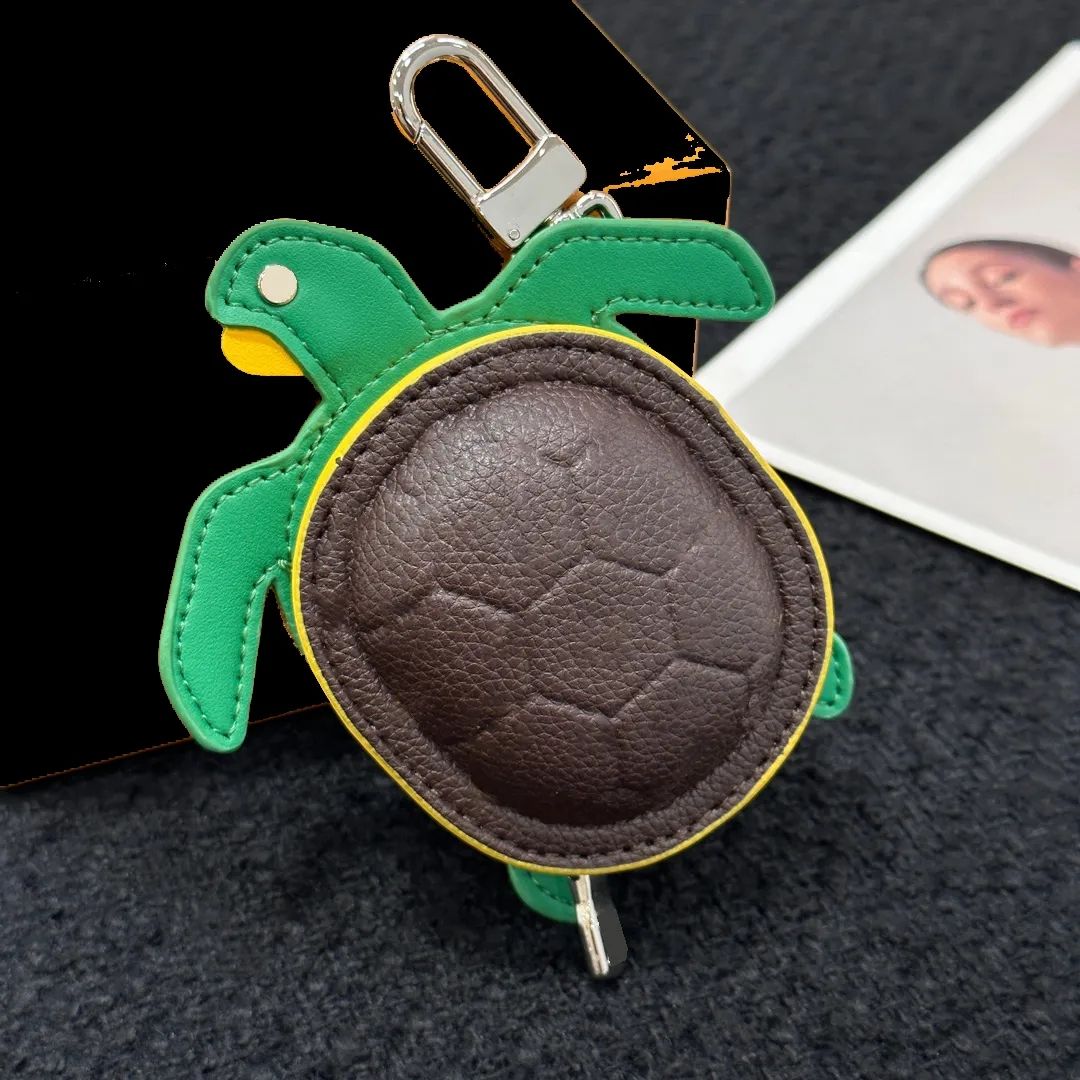 Keychains Sac Charm Designer pour femmes Turtle Frog Pouch Sac Fashion Pendante Designers Mens Coueurs BagCharm Accessoires Key Chain Wallet