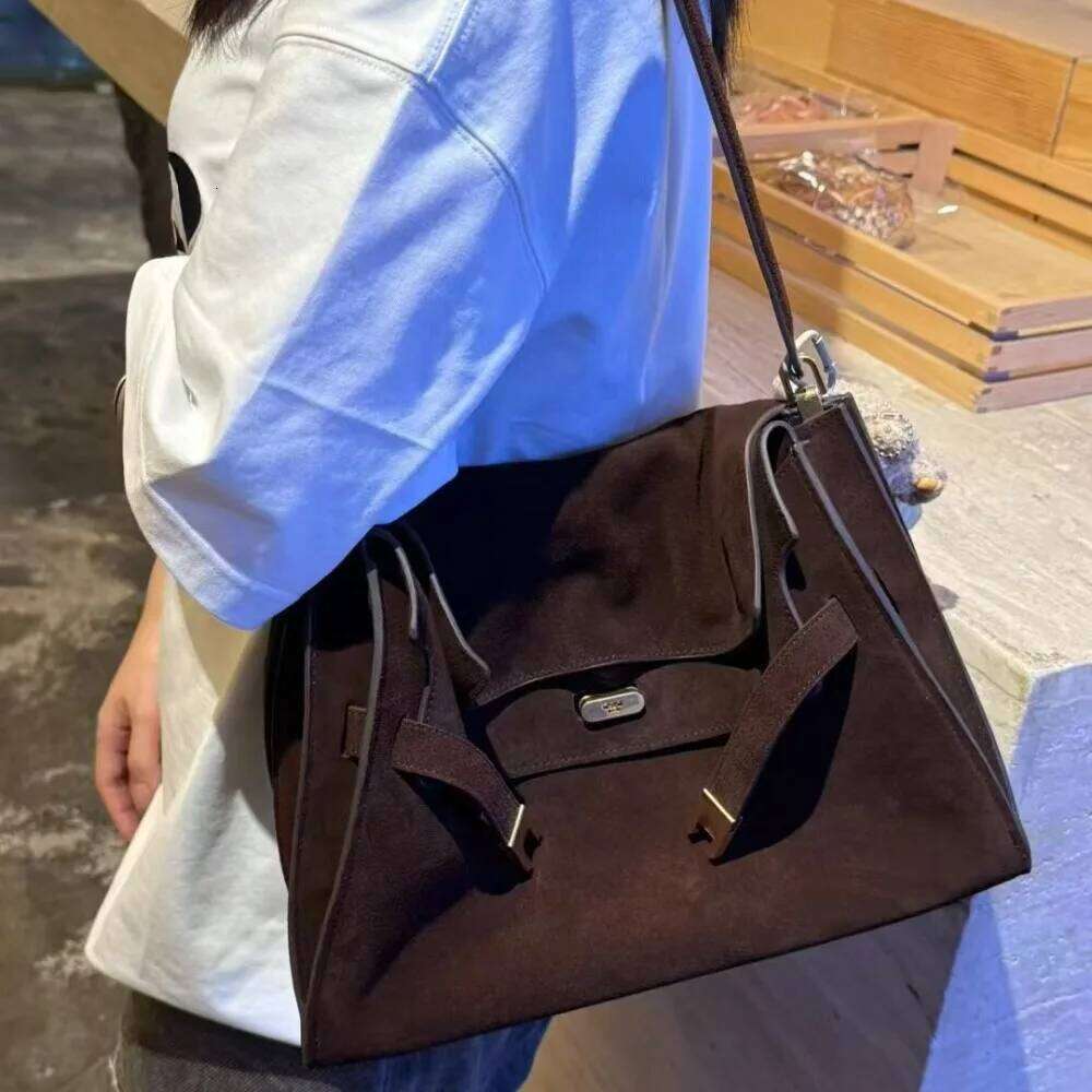 Luxury bag Early Autumn Light Women s New High end Underarm Large capacity Suede Soft Cowhide Commuter Tote Bag