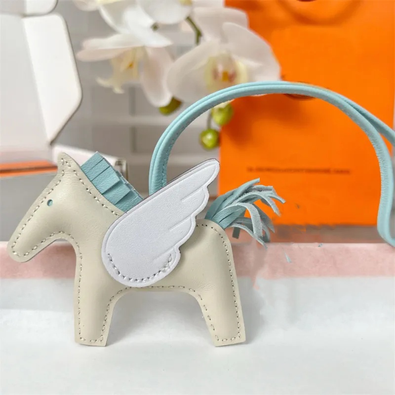 Designer Leather Keychains Men Women Horse Bag Charm Keyring Lovers Key Ring Jewelry Car Wallet Keychain