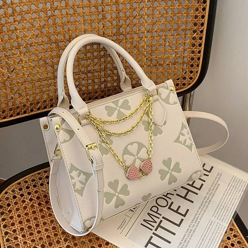 Pattern Embossed French Women s Shoulder Bag Fashion Trend Women s Crossbody Bag Autumn design New Designer Bag Commuting Handbag