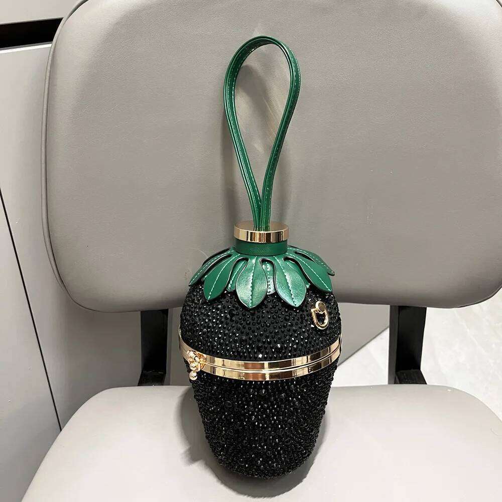 Designer Luxury Woman Evening Clutch Bag Rhinestone Strawberry Purse Designer Handle Shoulder Bucket Handbag For Wedding Banquet