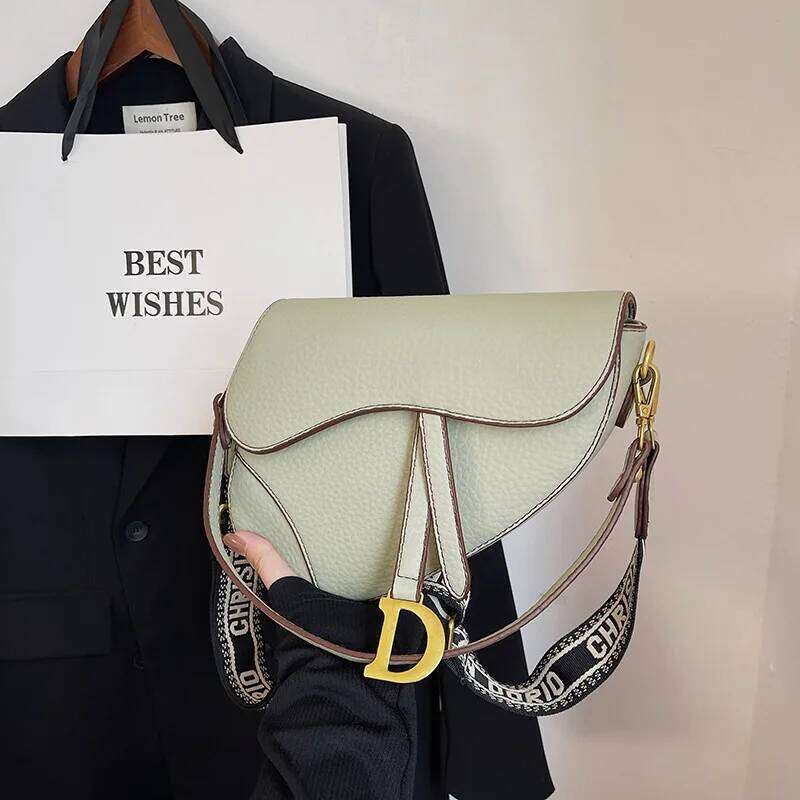 IMJK 24*20*6Cm Hot Selling Light Underarm Saddle Bag, New Niche Design, Casual Shoulder Crossbody Bag Bags