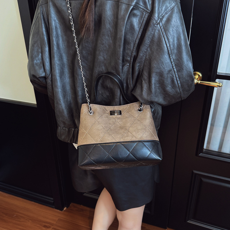 Designer bag hot free shipping vintage commuting bucket bag new women's large capacity fashion and trendy casual shoulder bag khaki grey