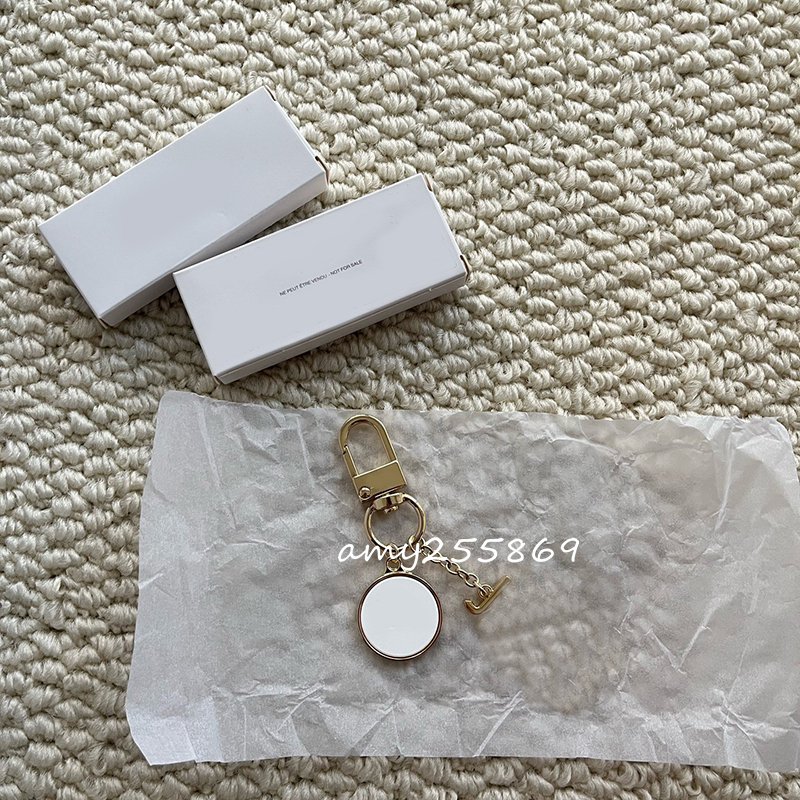 Party gifts fashion classical d gift pendant charm keychain metal pendant car bag decoration accessories gift packing box