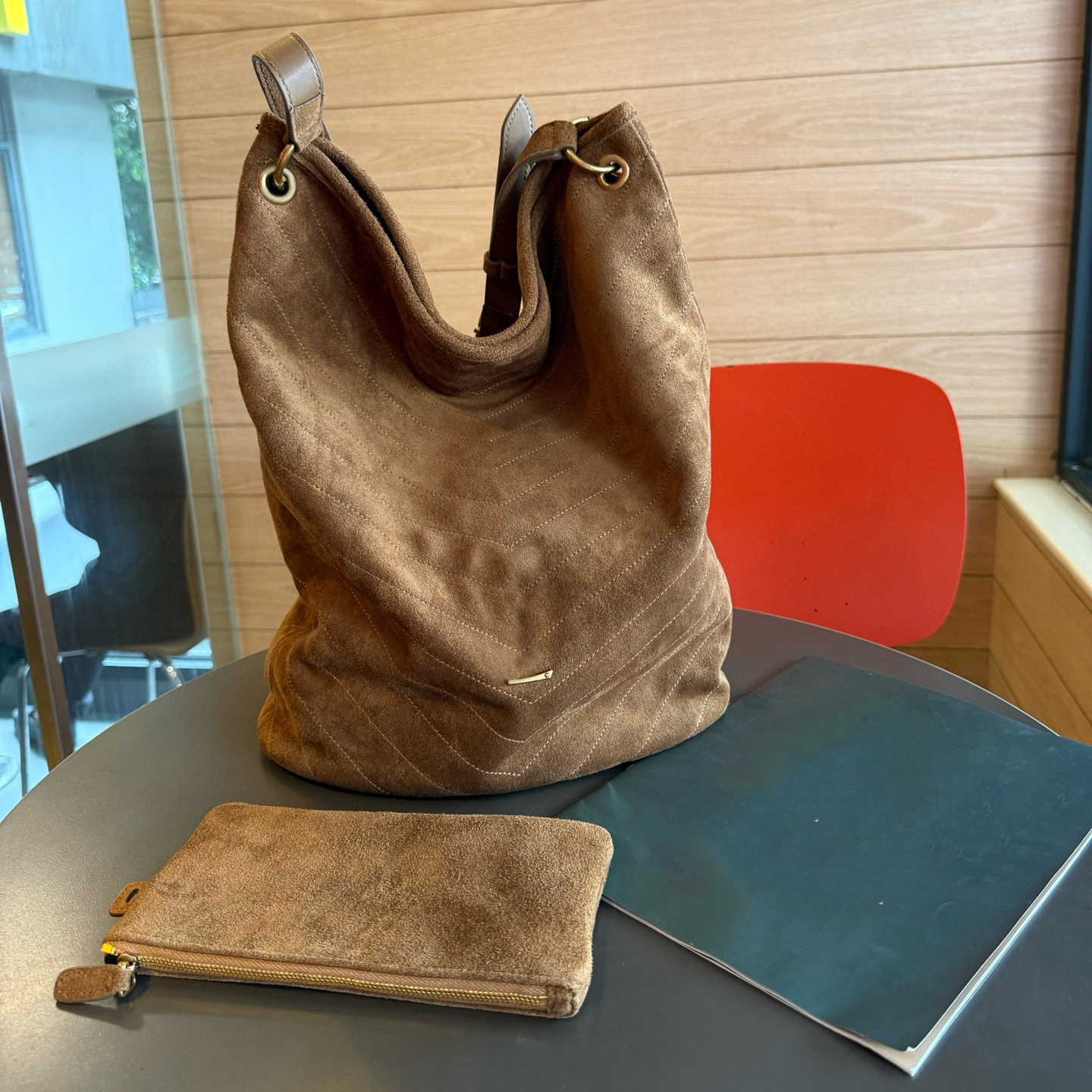 (Order by pic in opt, not by desc) Women's Suede Bucket Bag - Handbag with Tassel Charm & Inner Pocket Soft Retro Shoulder Bag for Shopping & Travel