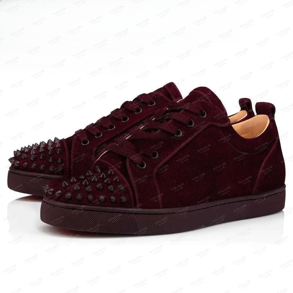 Designer men's casual low-top shoes, gray sequined studded leather suede, camo pattern, men's fashionable spiked sports shoes high quality98 33