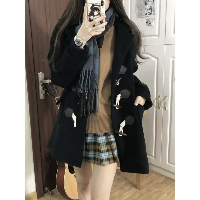 2025 Womens Winter Coat for Petite Figures College Style Korean Version MidLength Horn Button Woolen Coat with Hood 201103