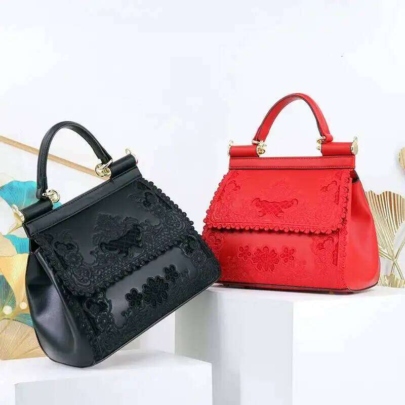 Designer Luxury VM FASHION KISS Women Frame Handbag Hollow Out Microfiber Messenger Bag Material High Quality Design Ruched Top Handle Bags